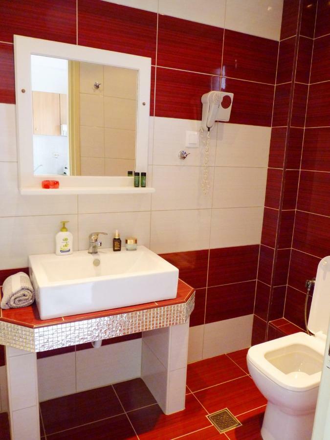 Yannis Apartments Afytos Luaran gambar