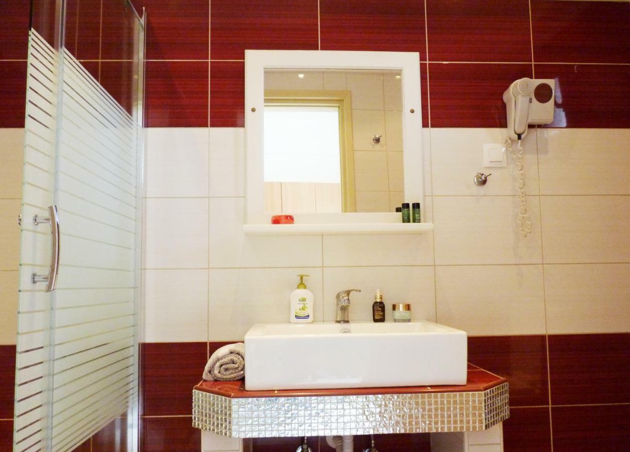 Yannis Apartments Afytos Luaran gambar