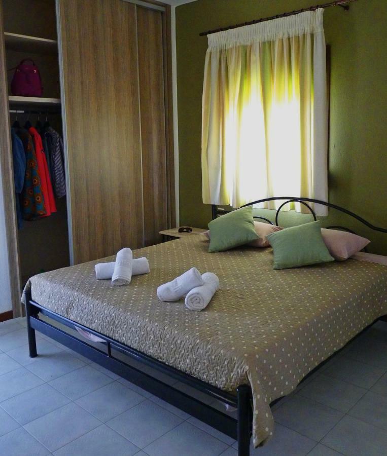 Yannis Apartments Afytos Luaran gambar