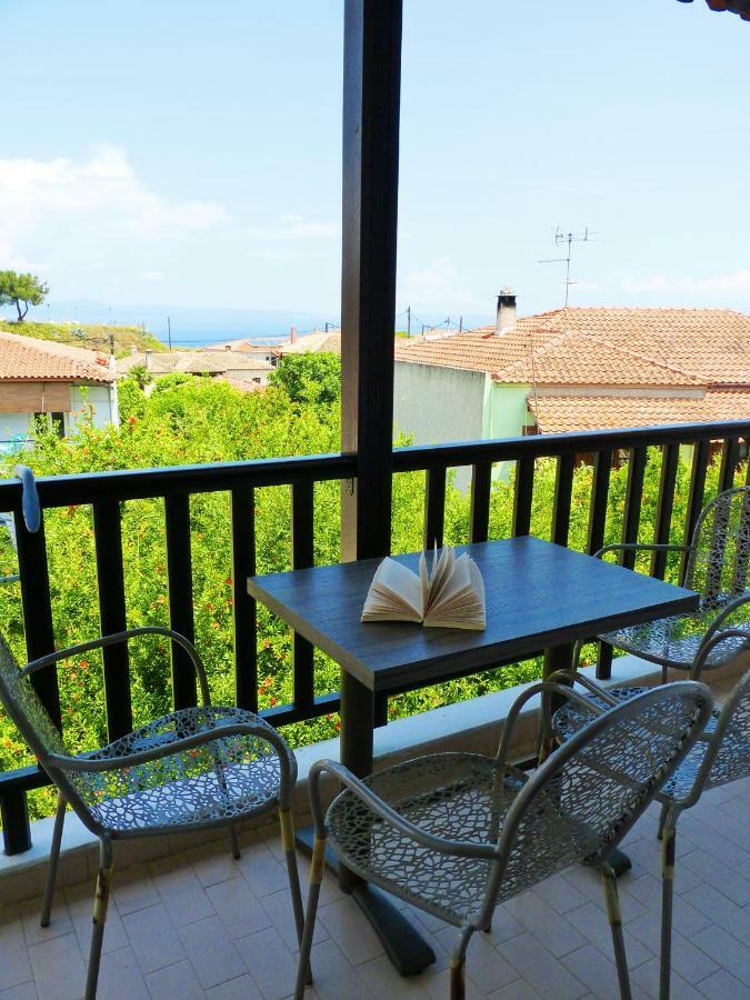 Yannis Apartments Afytos Luaran gambar