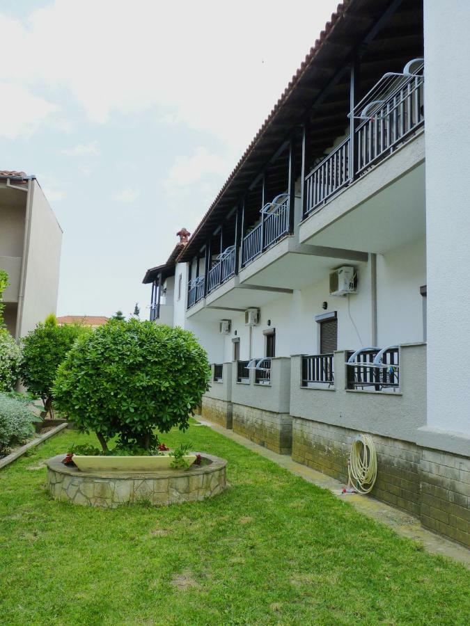 Yannis Apartments Afytos Luaran gambar