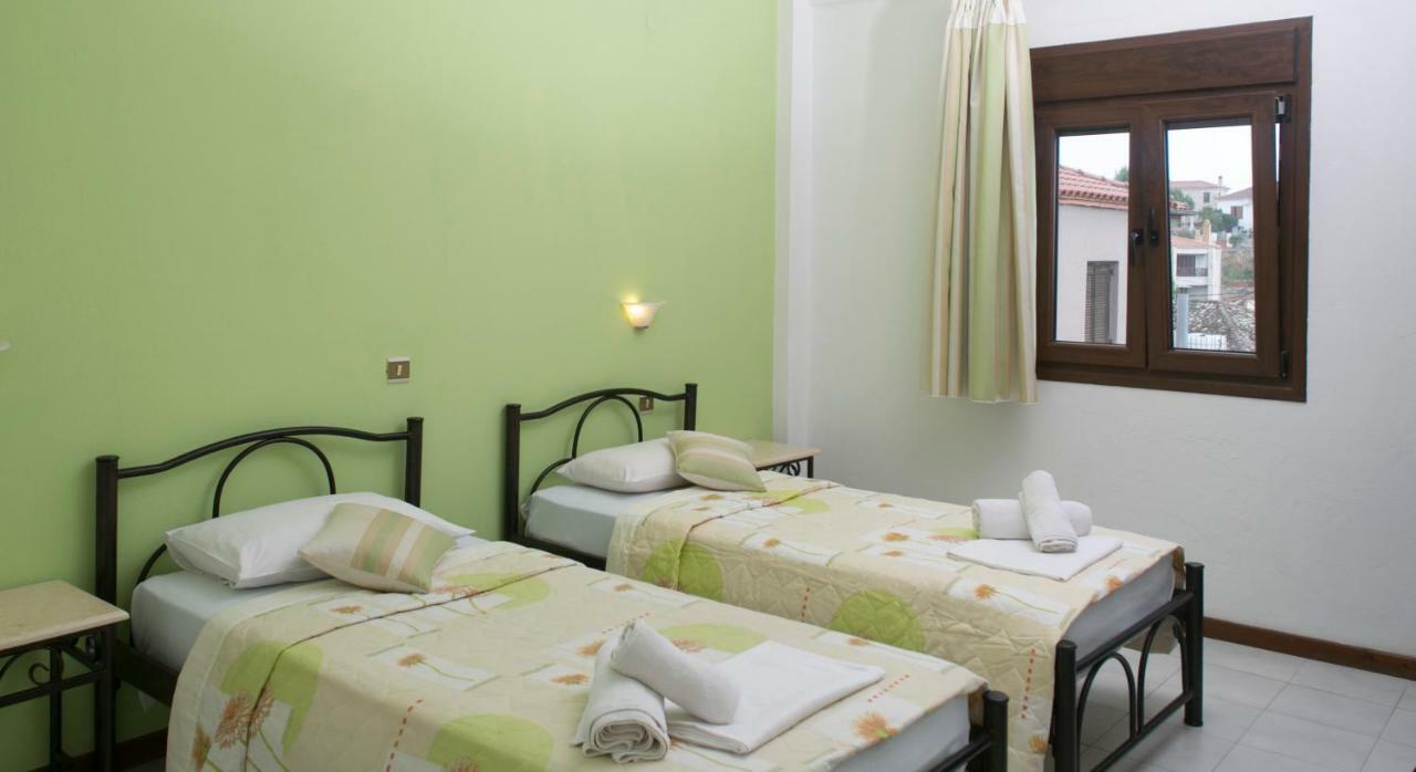 Yannis Apartments Afytos Luaran gambar