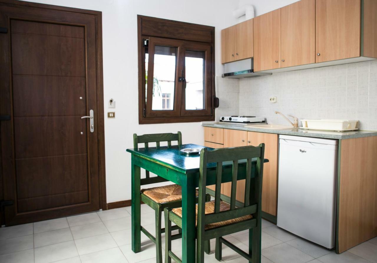 Yannis Apartments Afytos Luaran gambar