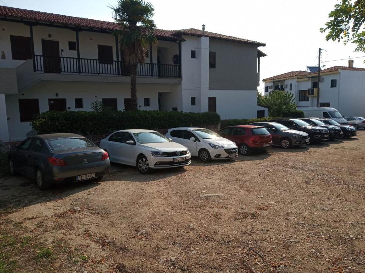 Yannis Apartments Afytos Luaran gambar